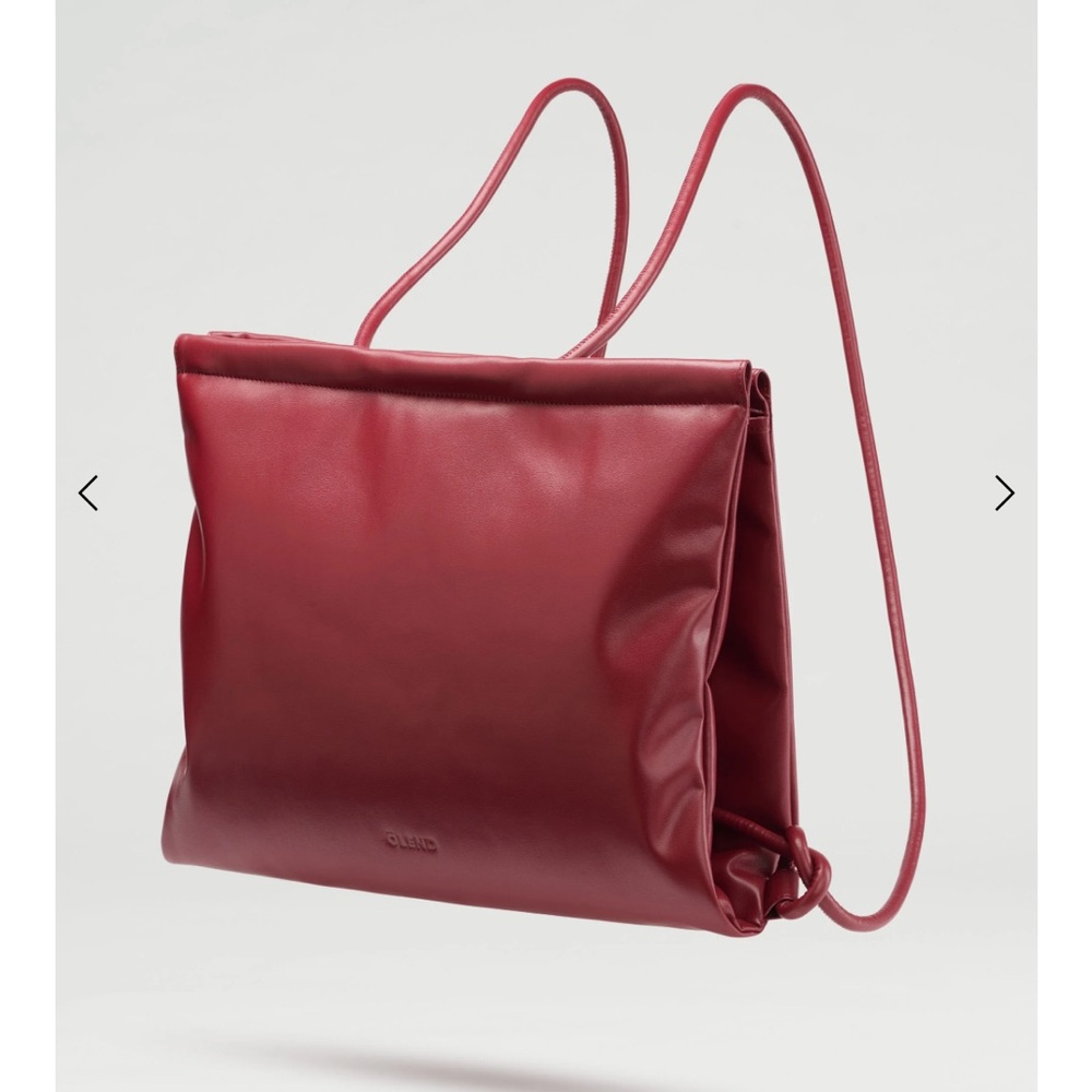Olend Folded Bag in vegan leather, cherry red